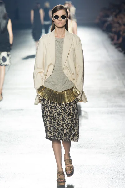 Look 39